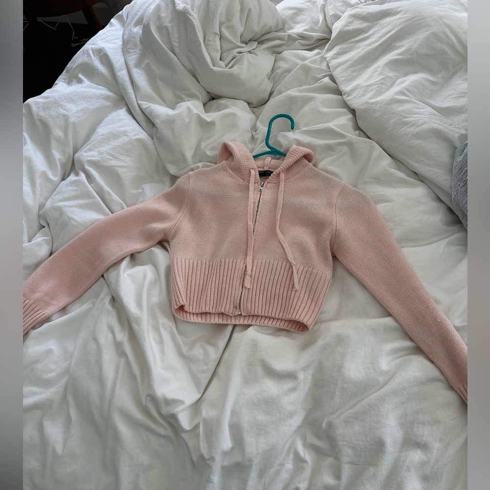 Pink cropped knit sweater zip up